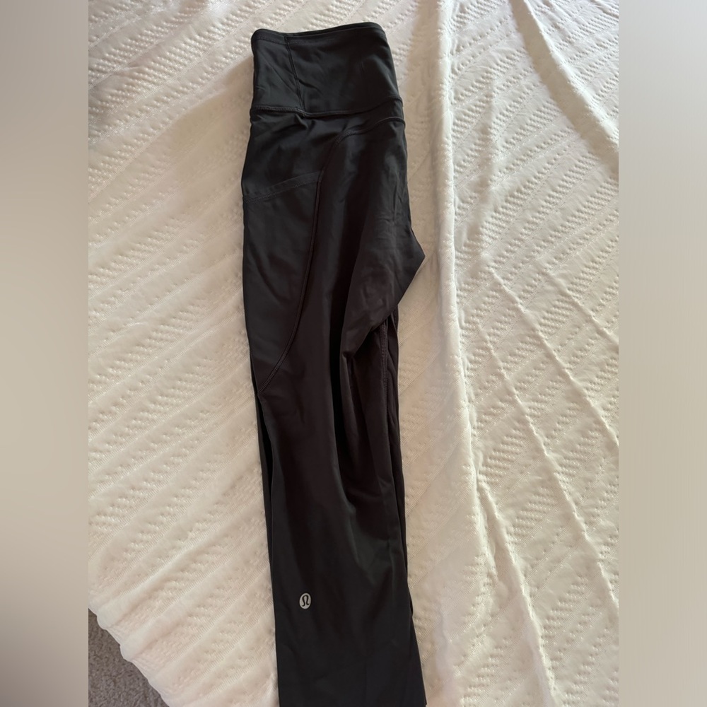 Luluemon, dark grey, capri, workout pants with pockets, Condition New, Size 6
